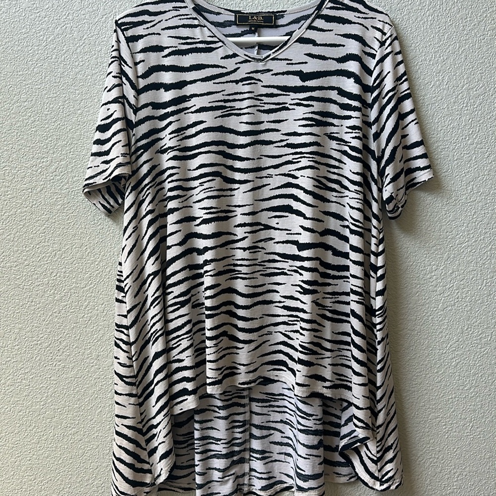 Lucky & Blessed‎ Zebra Print Top Medium